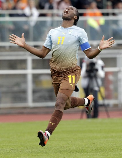 开元平台 - 德罗巴新星惊险取胜表现惊艳，FPX未来可期！